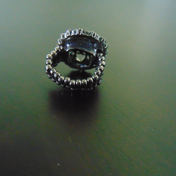 Costume Jewelry- oval ring with black Czech glass - Picture 4 of 12